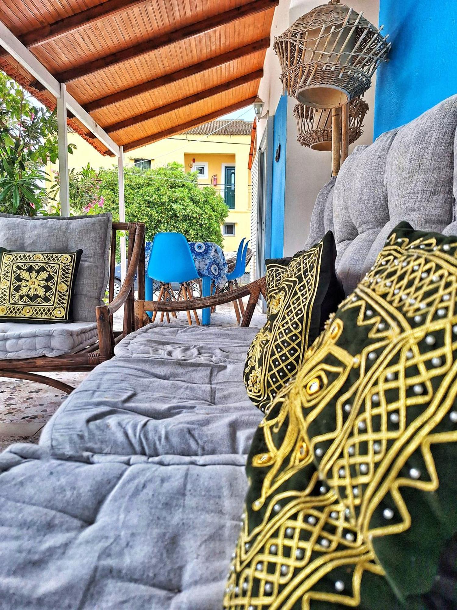 Lemami Seafront Bungalows Kavos Bilik gambar